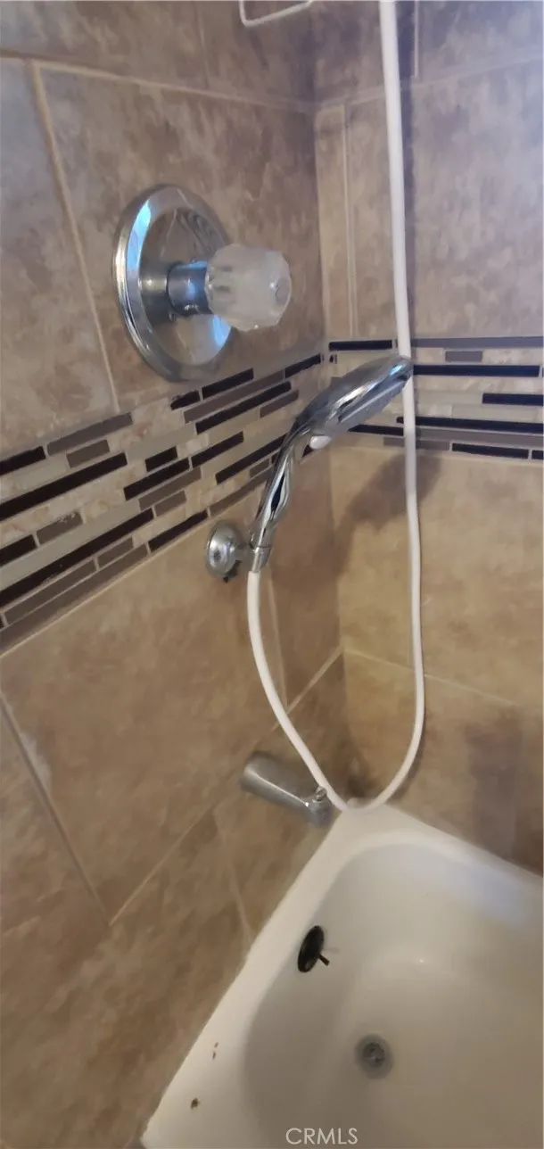 831 W 7th Street, Corona, California 92882 home-pic-5